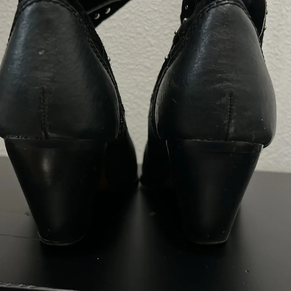 DINGO Fashion Ava Rivet Studded Leather Boots size 7 - Picture 6 of 9